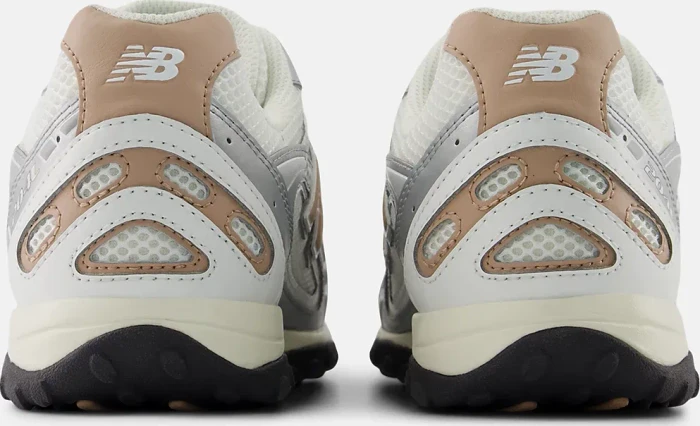 New Balance 204L silver metallic/flat taupe