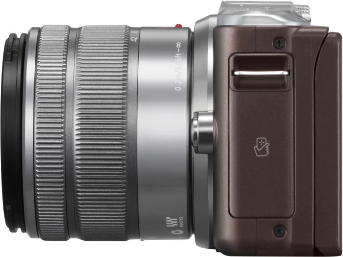 Panasonic Lumix DMC-GF6 braun mit Objektiv Lumix G Vario 14-42mm 3.5-5.6 II ASPH OIS