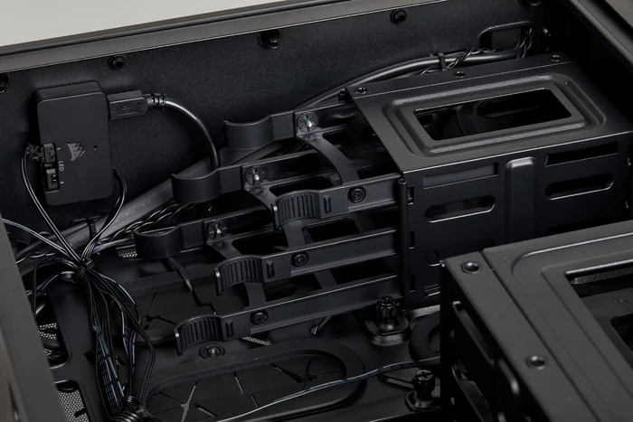 Corsair Crystal Series 280X RGB, schwarz, Glasfenster