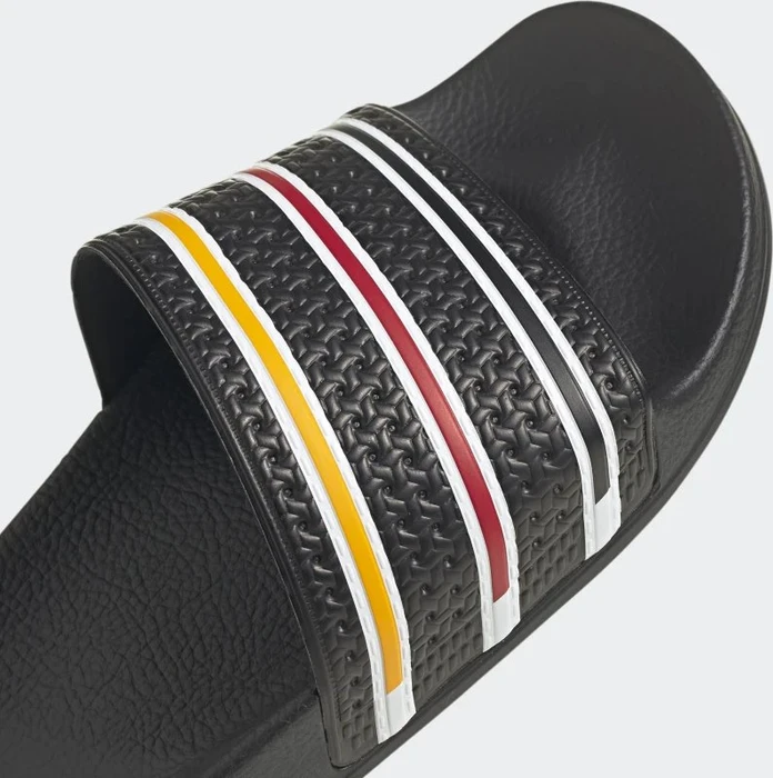 adidas Adilette core black/cloud white/team colleg gold