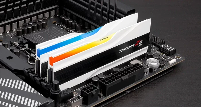 G.Skill Trident Z5 RGB weiß UDIMM 32GB Kit, DDR5-7200, CL34-45-45-115