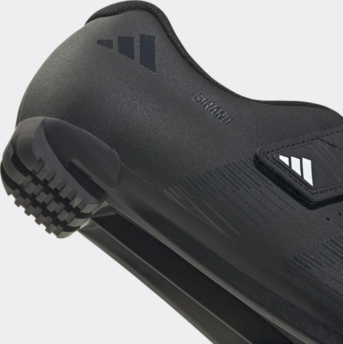 adidas Girano core black/carbon/cloud white