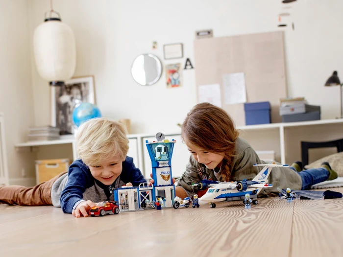 LEGO City Polizei - Polizei Fliegerstützpunkt (60210) – Bild 11