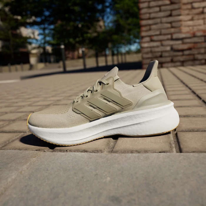 adidas Ultraboost 5 putty grey/zero metallic (Damen)