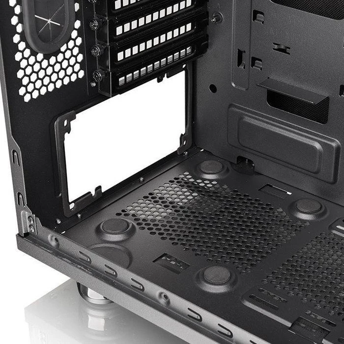 Thermaltake Suppressor F31, schallgedämmt