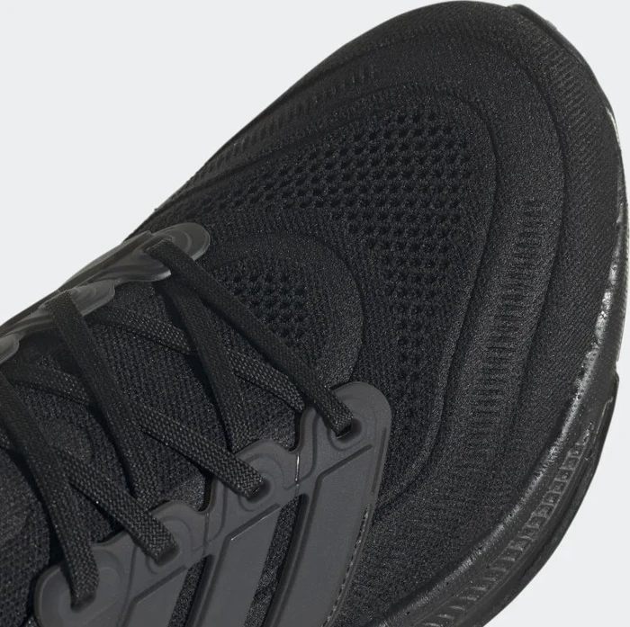 adidas Ultraboost Light core black
