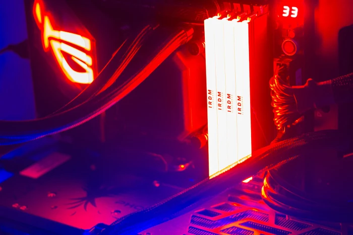 goodram IRDM RGB UDIMM 32GB Kit, DDR5-6000, CL30-38-38, 1RX8