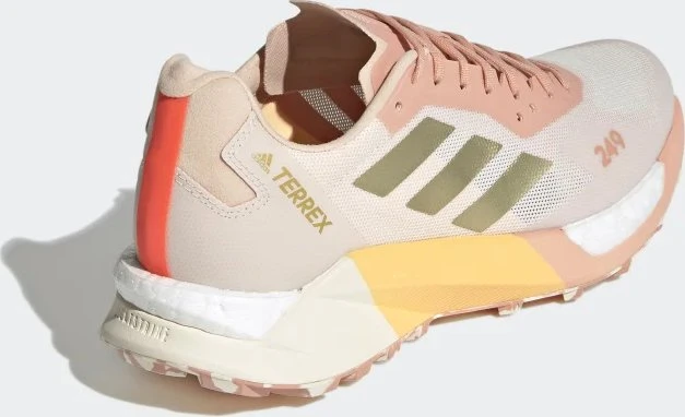 adidas Terrex Agravic Ultra wonder white/gold metallic/acid orange (Damen)