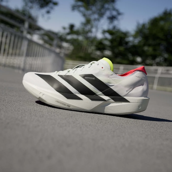 adidas Adizero Takumi Sen 11 cloud white/core black/lucid red (Herren)