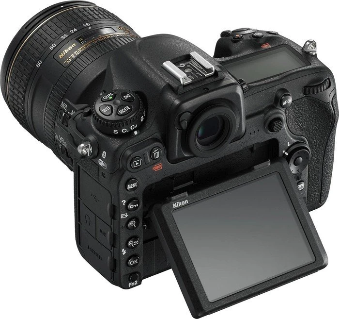 Nikon D500 mit Objektiv Fremdhersteller