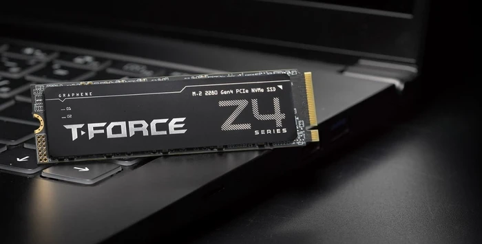 TeamGroup T-Force Cardea Z44A5 512GB, M.2 2280 / M-Key / PCIe 4.0 x4, Kühlkörper