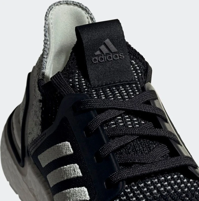 adidas Ultraboost 19 core black/linen green/ash green (Damen)