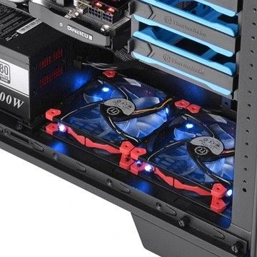 Thermaltake Core V71, Acrylfenster