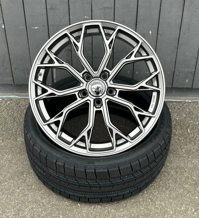 Damina Performance DM18 8.5x20 5/112 ET45 (verschiedene Farben)