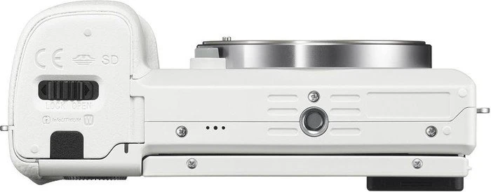 Sony Alpha 6000 weiß mit Objektiv E PZ 16-50mm 3.5-5.6 OSS