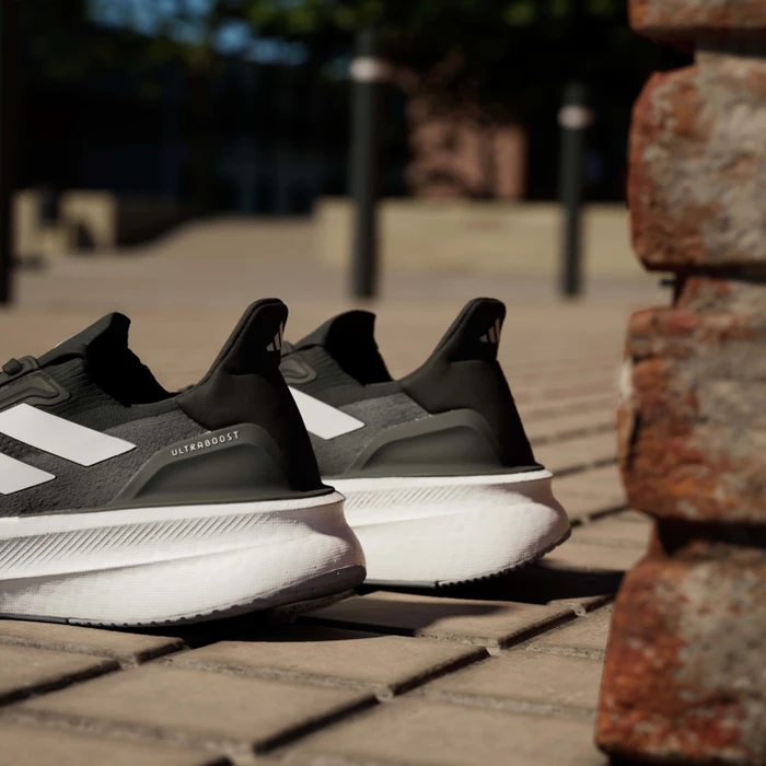 adidas Ultraboost 5x core black/cloud white/carbon (Damen)