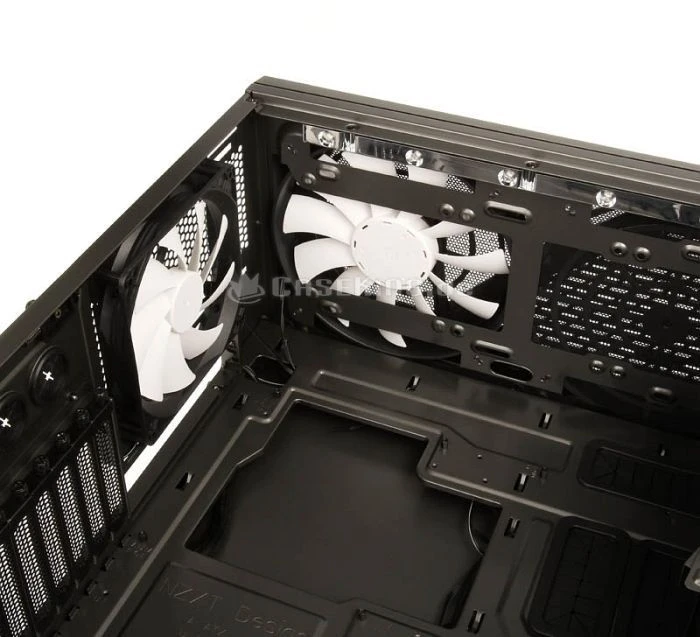 NZXT Phantom 820 Gunmetal, Acrylfenster