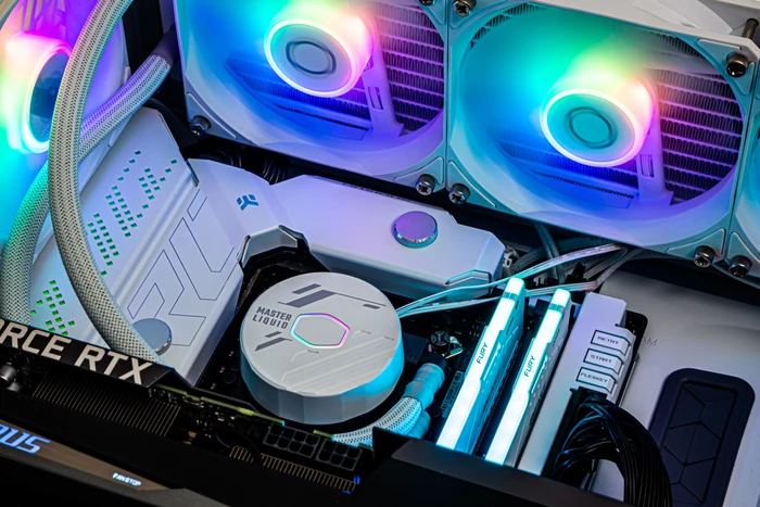 Cooler Master MasterLiquid 240L Core ARGB White, weiß