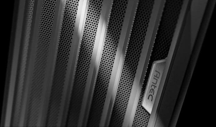 Antec Performance 1 FT, Glasfenster