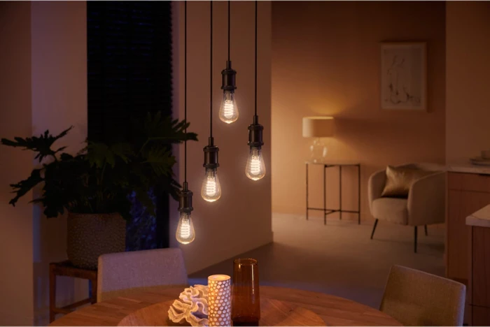 Philips Hue White Ambiance 550 Filament Edison E27 7W ST64