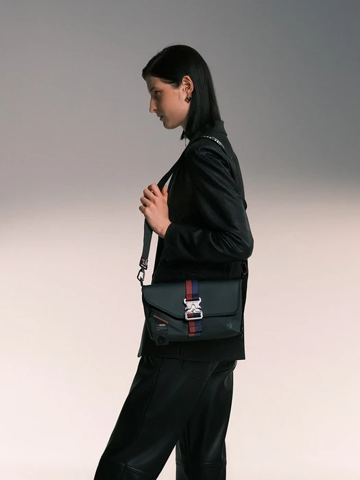 ASUS ROG Slash Sling Bag, Black