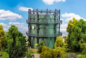 Faller Gasometer mit Rohrleitungen