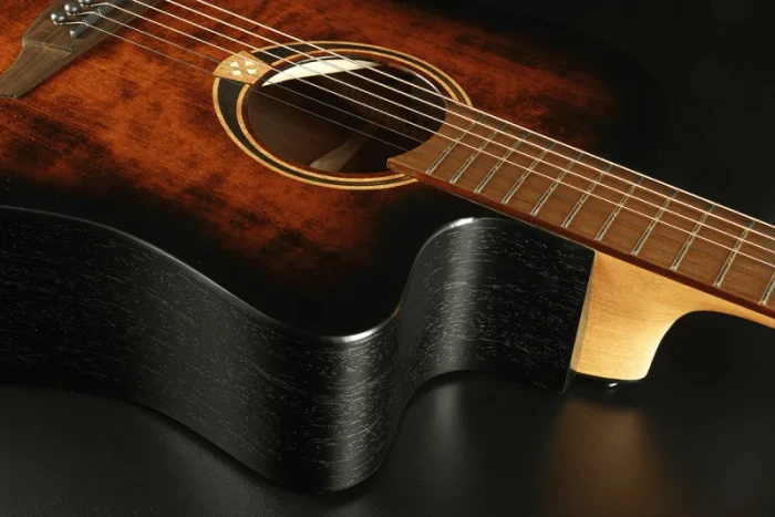 LAG Tramontane 70 Dreadnought Cutaway electroacoustic Black & Brown