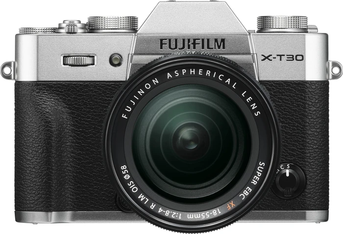 Fujifilm X-T30 silber mit Objektiv Fujinon XF 18-55mm 2.8-4.0 R LM OIS