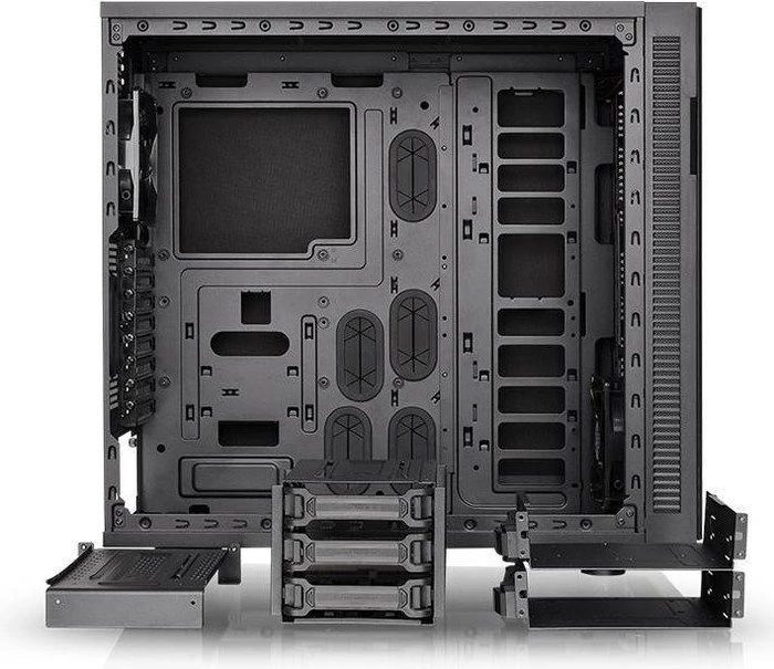 Thermaltake Suppressor F31, schallgedämmt