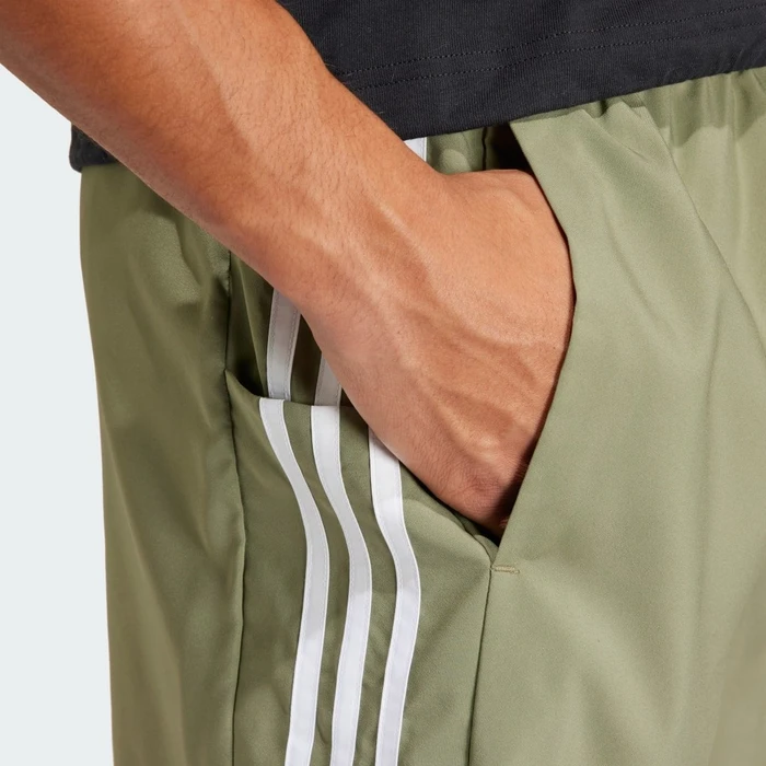 adidas Aeroready Essentials Chelsea 3-Streifen Shorts Trainingshose kurz legacy green (Herren)