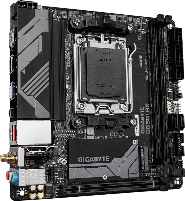 GIGABYTE B650I AX (AMD AM5)