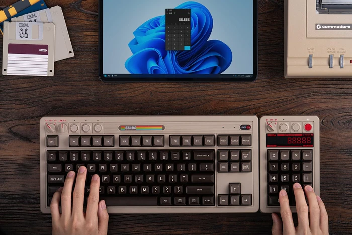 8BitDo Retro 18 Mechanical Numpad C64 Edition, beige, Kailh Box V2 WHITE, hot-swap, USB-C/Bluetooth