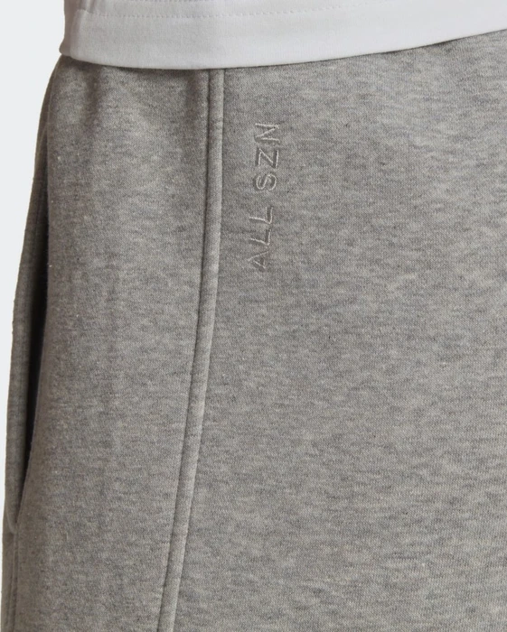 adidas ALL SZN Fleece Shorts medium grey heather (Damen)