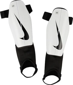 Nike Charge Schienbeinschützer weiß/schwarz (Junior)