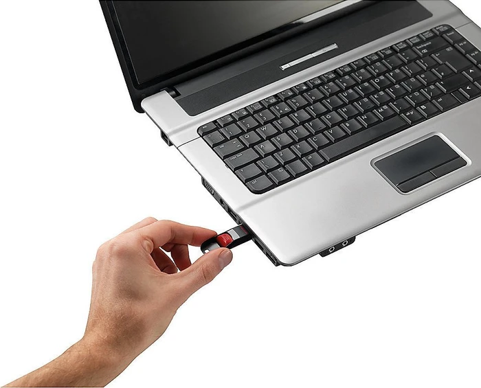 SanDisk Cruzer Edge 16GB rot/silber, USB-A, USB 2.0