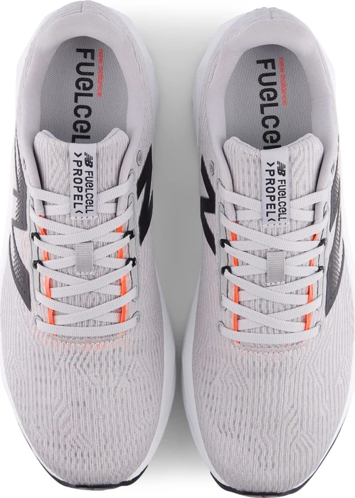 New Balance FuelCell Propel v5 rain cloud/urgent red/black cement (Herren)