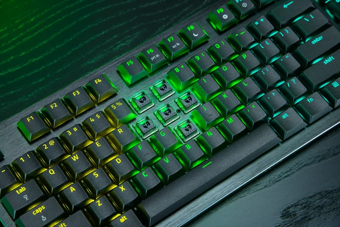 Razer Huntsman V3 Pro Low-profile Tenkeyless 8KHz, schwarz, LEDs RGB, Razer Low-Profile Analog Optical Switch, USB, DE