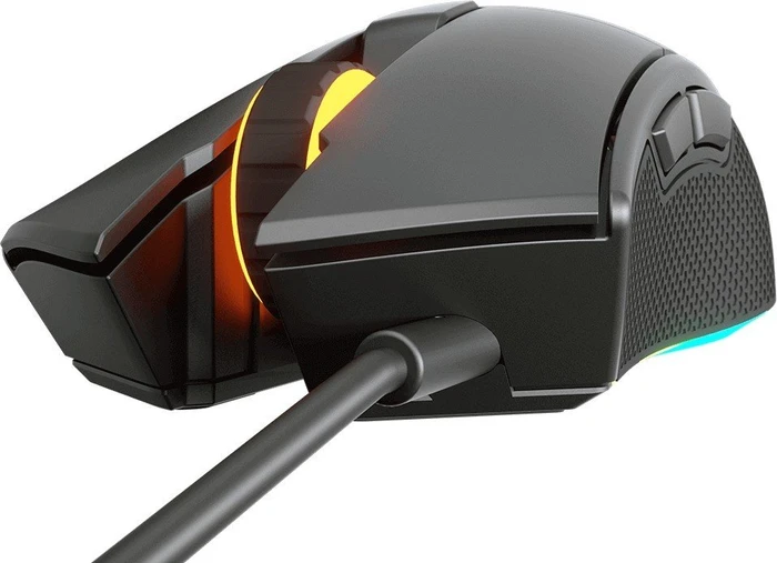 Cougar Revenger ST, USB