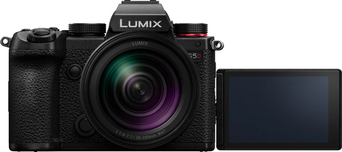 Panasonic Lumix DC-S5D mit Objektiv Lumix S 28-200mm 4.0-7.1 Makro OIS
