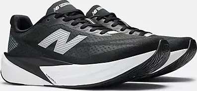 New Balance FuelCell Rebel v5 black/silver metallic/white (Herren)