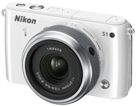 Nikon 1 S1 weiß mit Objektiv 1 NIKKOR 11-27.5mm 3.5-5.6 und 1 NIKKOR 30-110mm 3.8-5.6 VR