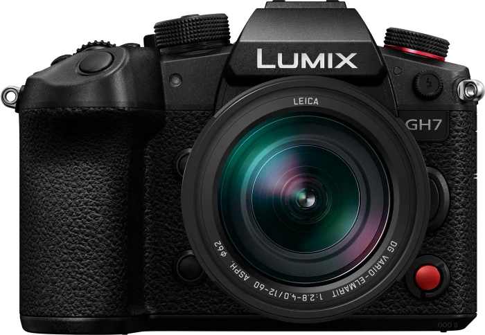 Panasonic Lumix DC-GH7 mit Objektiv Leica DG Vario Elmarit 12-60mm 2.8-4.0 ASPH