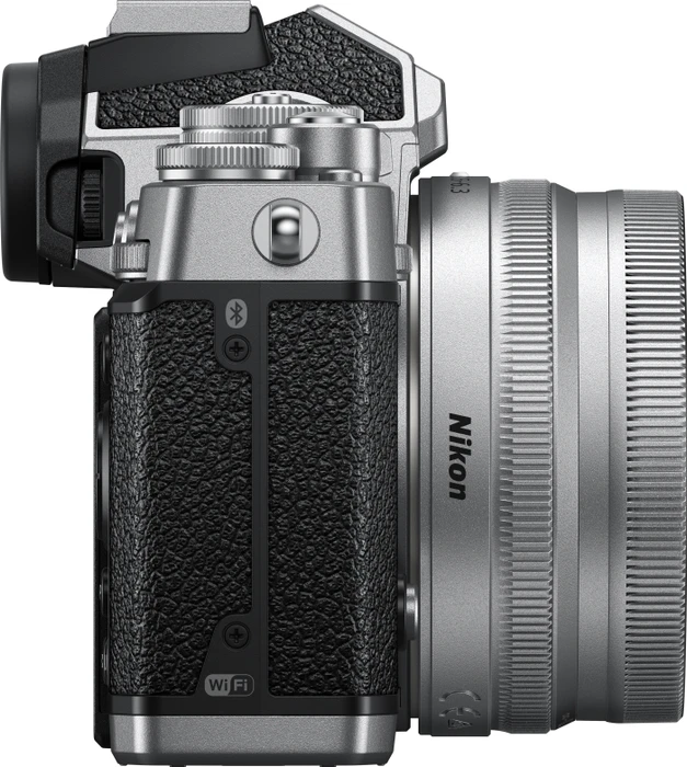 Nikon Z fc silber/schwarz mit Objektiv Z DX 16-50mm 3.5-6.3 VR