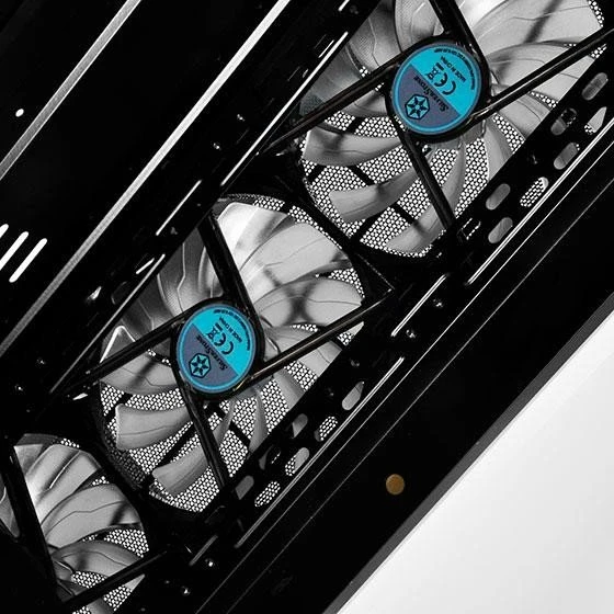 SilverStone Primera PM01 titanium, Acrylfenster