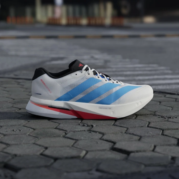 adidas Adizero Boston 13 off white/light blue/gold metallic (Herren)