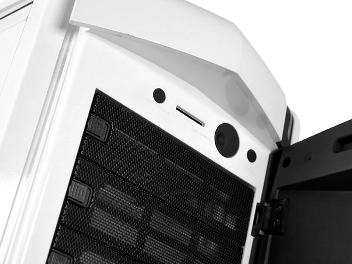 NZXT Phantom 820 weiß, Acrylfenster