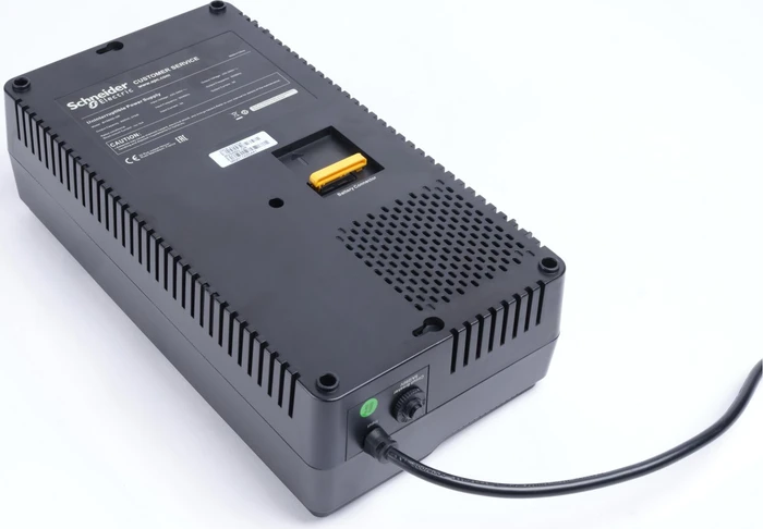 APC Easy UPS BVS, 1000VA, AVR