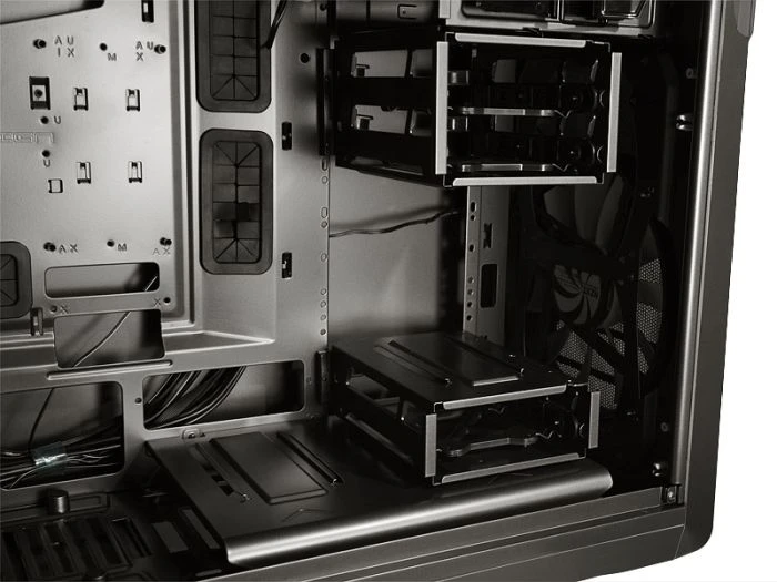 NZXT Phantom 630 Gunmetal, Acrylfenster