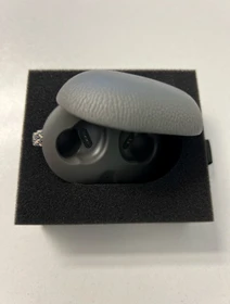 Bang & Olufsen BeoPlay E8 Charcoal Sand