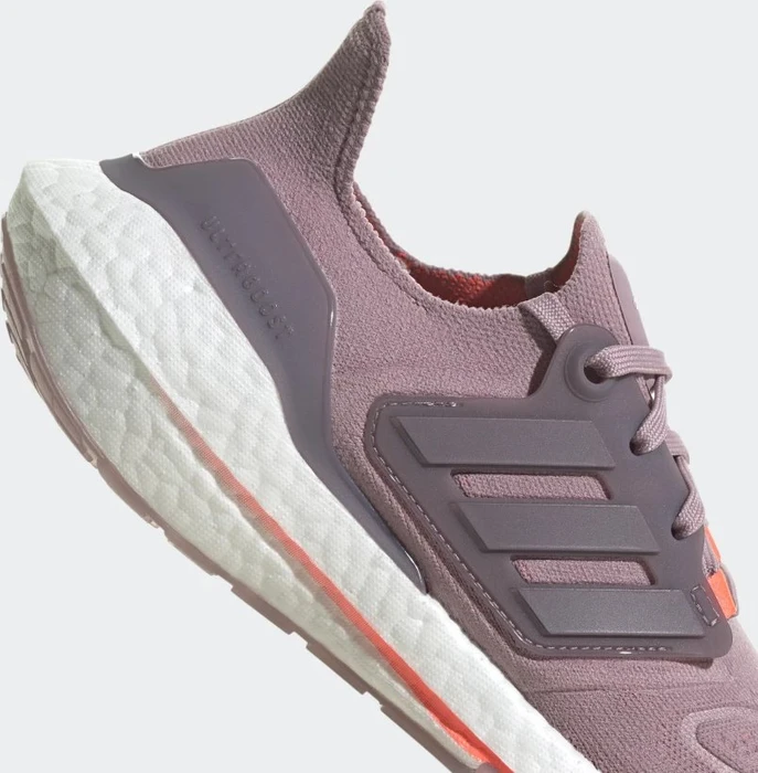 adidas Ultraboost 22 magic mauve/legacy purple/turbo (Damen)
